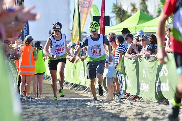 Two people are running marathon